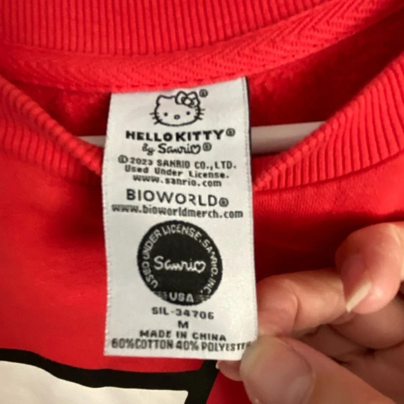HELLO KITTY by Samrio Official Red sweatshirt Sz Medium BioWorld Crewneck - Picture 3 of 8